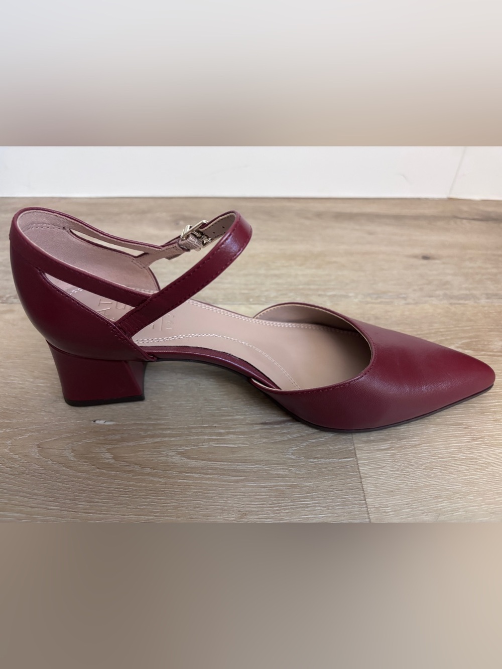 Naturalizer Red Maddox Ankle Strap Pointed Toe Pumps Size 7.5 - Picture 3 of 11